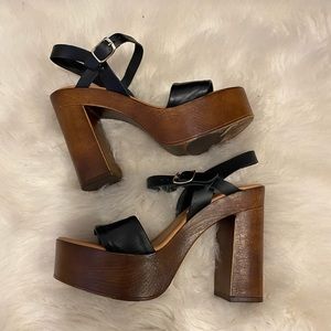 Steve Madden high  heels black leather sandals !